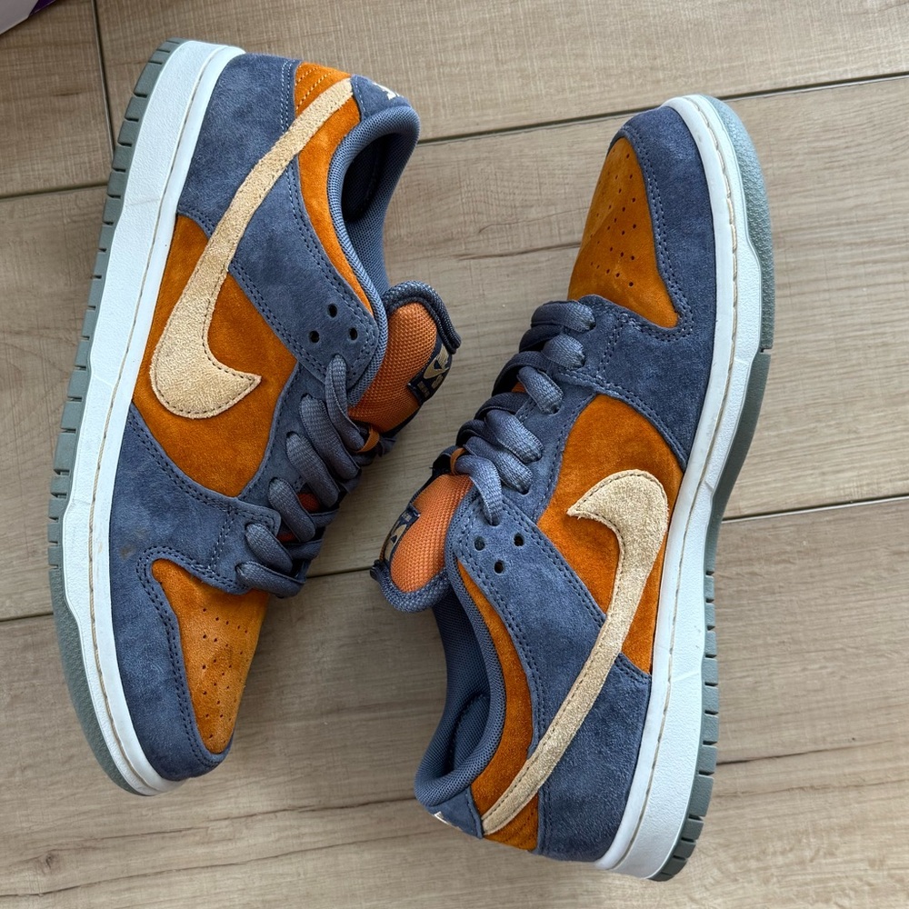 Nike Men's Low-Top Sneakers in Navy, Orange, and Cream